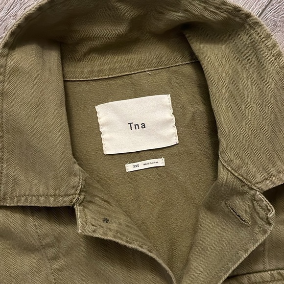 Aritzia TNA Womens S Green Cotton Utility Military Button Down Top Jacket XXS - Picture 3 of 4